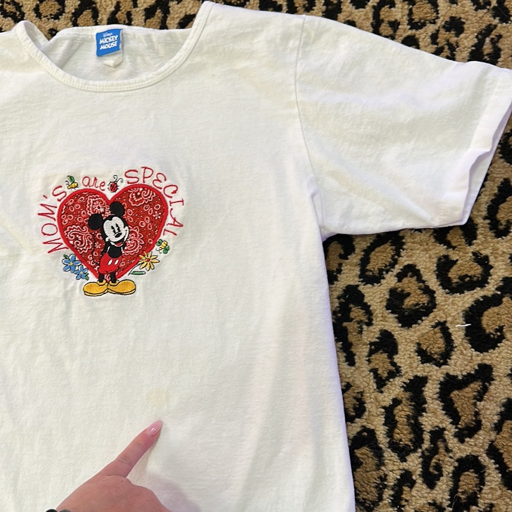 Vintage Embroidered Mickey Mouse Tshirt - Picture 5 of 9